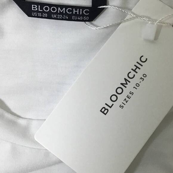 BLOOMCHIC 18-20 2X Plus White Short Sleeve Pullover Crew Neck TShirt Top NWT B78 - Picture 6 of 7